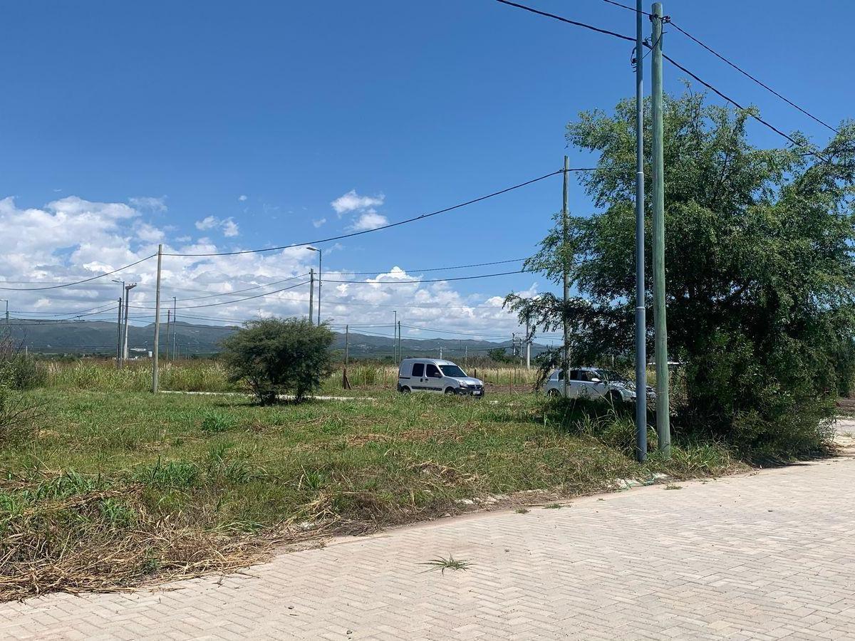 VENTA Terreno en barrio con seguridad 450 m2 con ESCRITURA