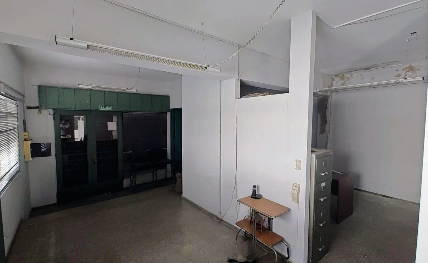OPORTUNIDAD DOBLE: Oficinas + Galpón con Rinde de 2.470 m² - Acepta Permuta por Metros 1