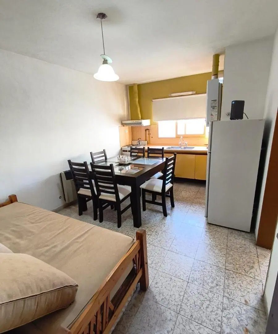 Departamento en venta ubicado en plena peatonal de Villa Carlos Paz. 1