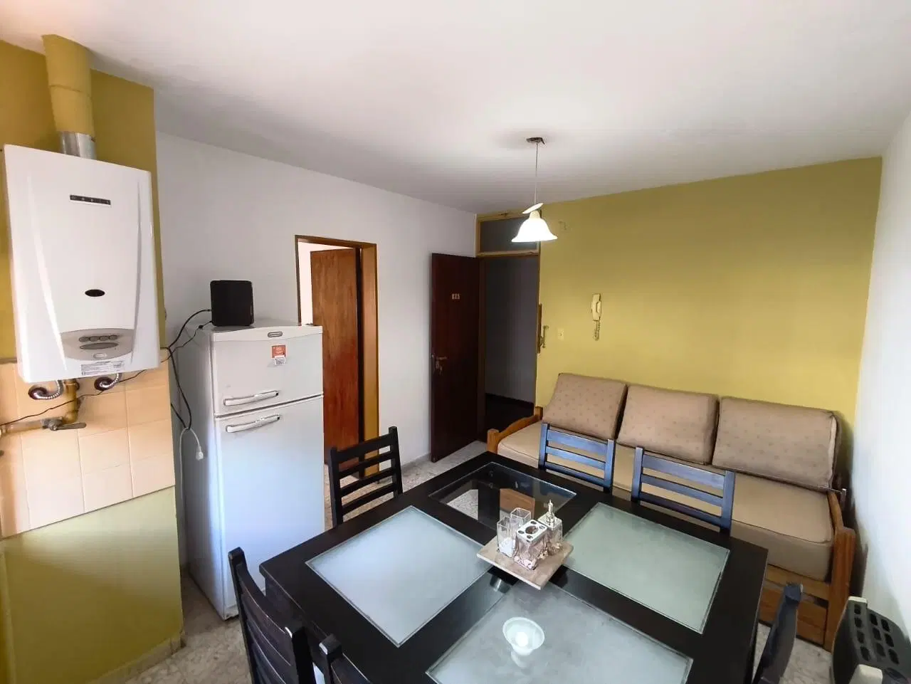 Departamento en venta ubicado en plena peatonal de Villa Carlos Paz. 4