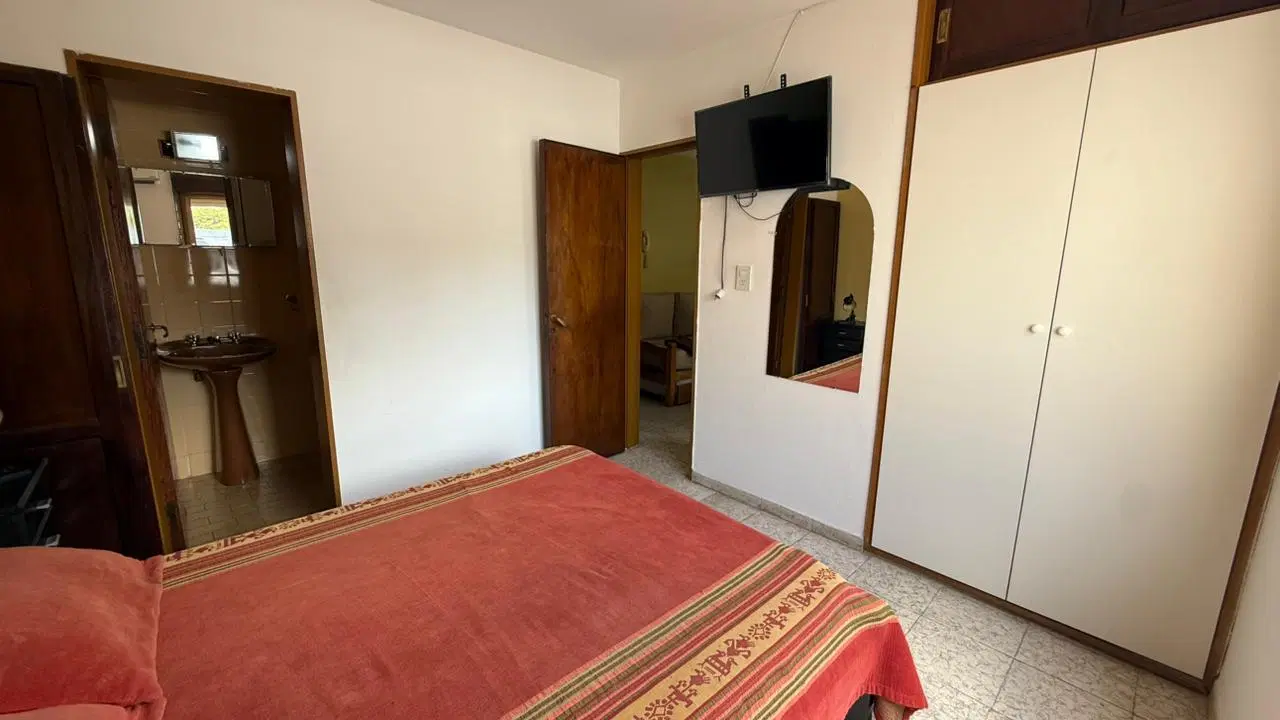 Departamento en venta ubicado en plena peatonal de Villa Carlos Paz. 2