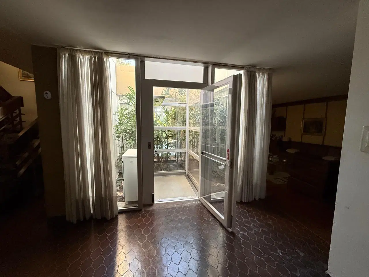 VENTA CASA 5 DORMITORIOS EN LA MEJOR ZONA DE ALBERDI 8