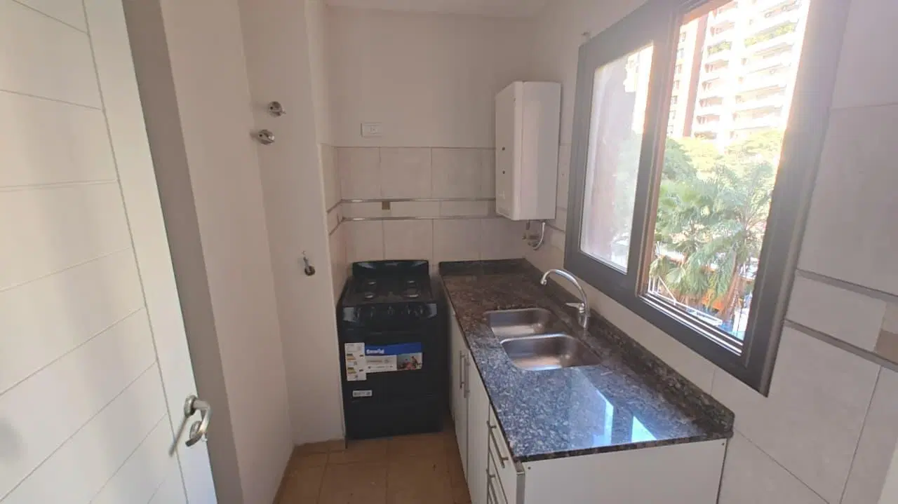 EXCELENTE DEPARTAMENTO 1 DORM. A MTS PATIO OLMOS 4