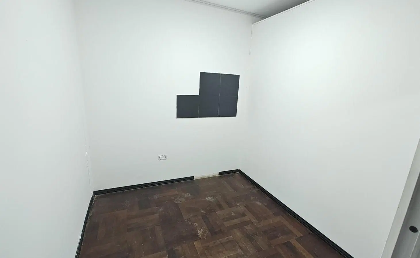 Oficina en Centro con 2 privados, baño y patio 3