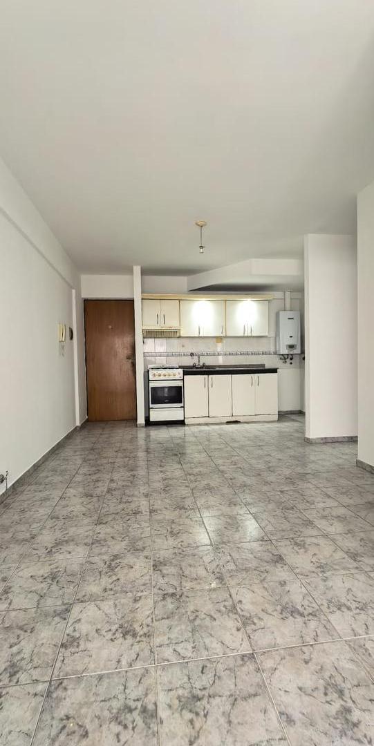Foto de Alquiler Departamento 1 dormitorio c/ balcón en B° Alberdi, imagen 1