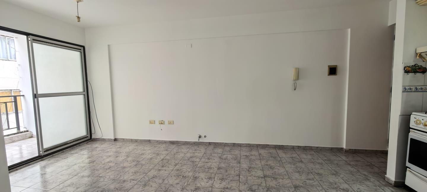 Foto de Alquiler Departamento 1 dormitorio c/ balcón en B° Alberdi, imagen 2
