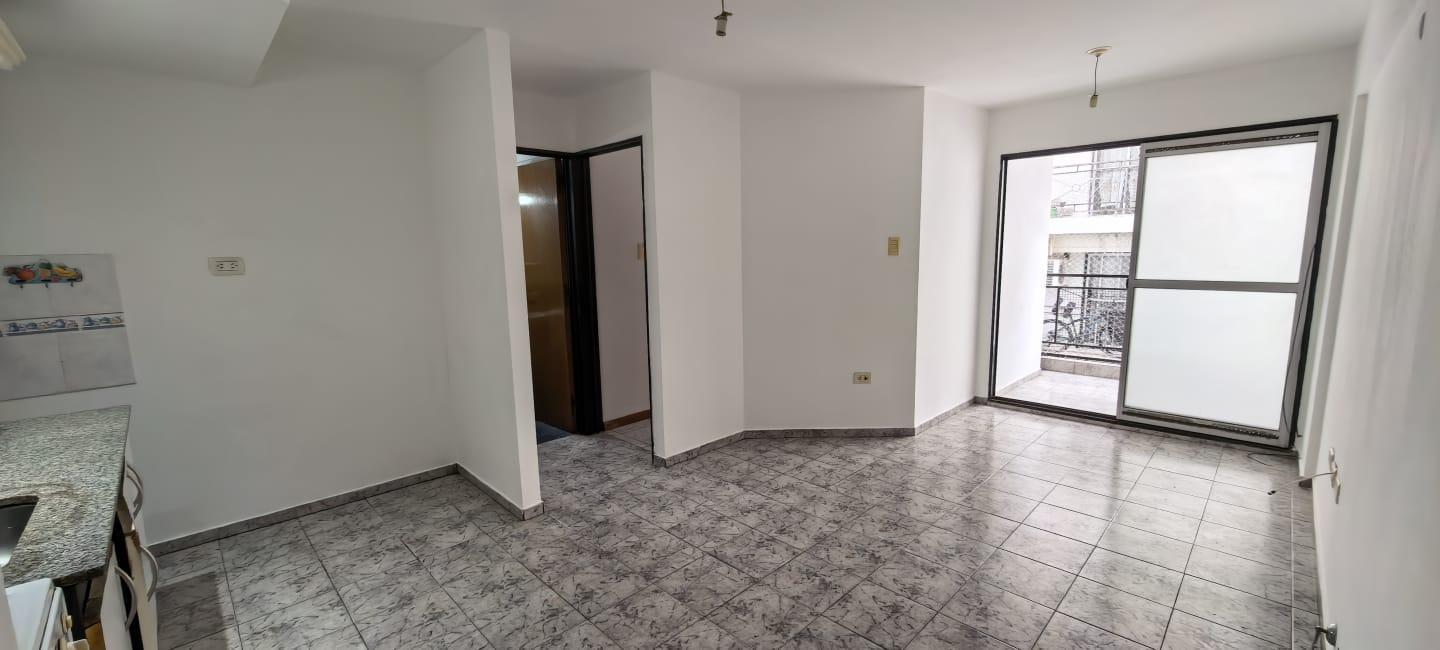Foto de Alquiler Departamento 1 dormitorio c/ balcón en B° Alberdi, imagen 3