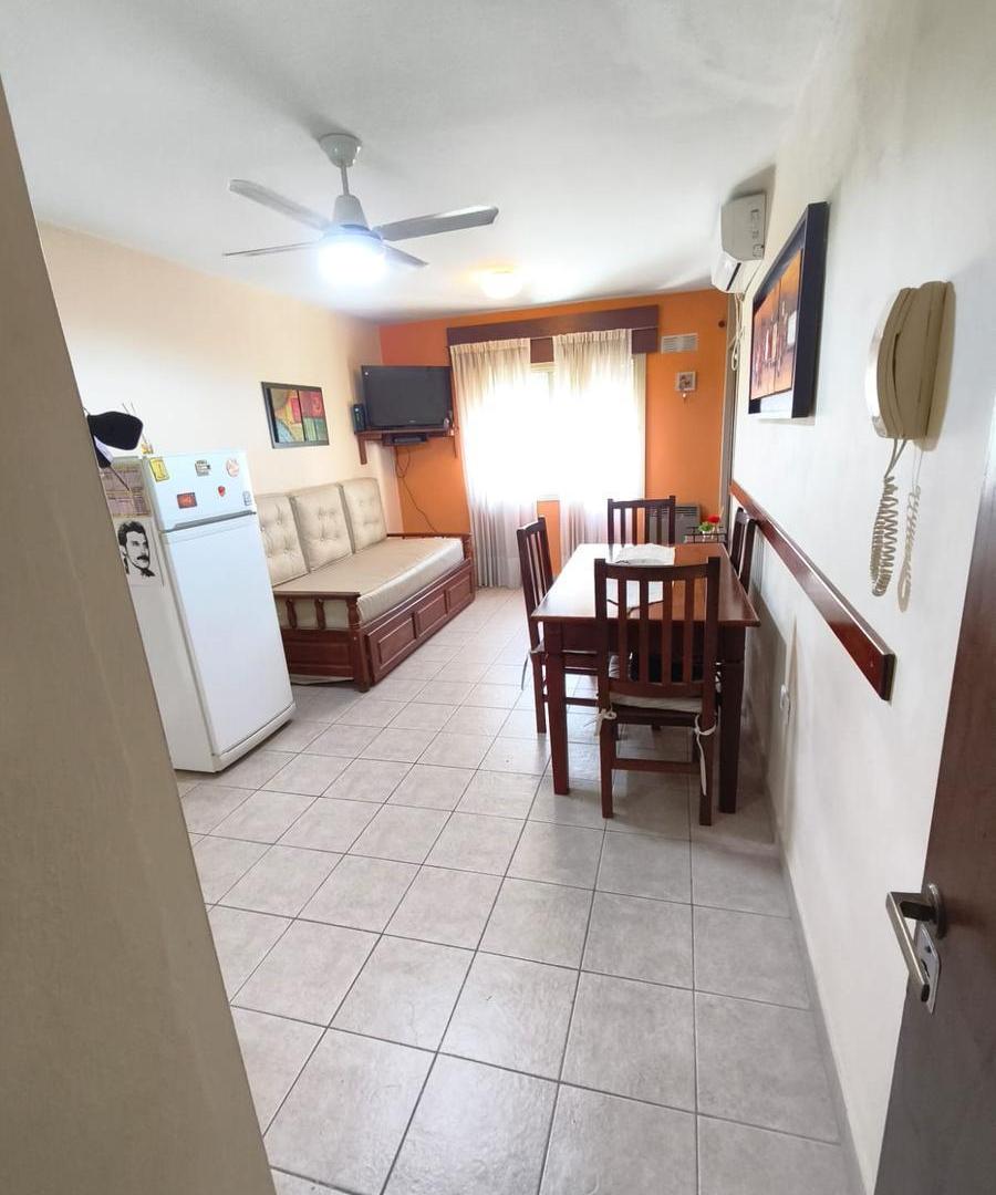 Foto de Venta. Departamento de 1 dormitorio en pleno centro de Villa Carlos, imagen 1