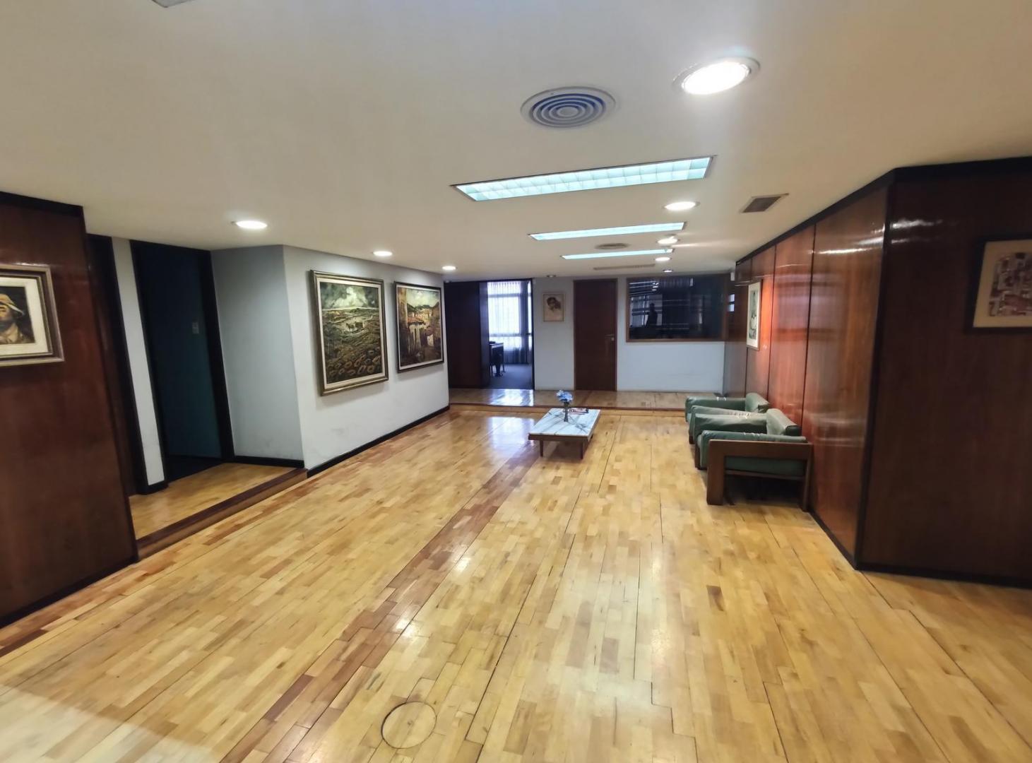 Foto de Piso Exclusivo de 600 m² con Terraza y Asador - Pleno Centro Histórico, imagen 2