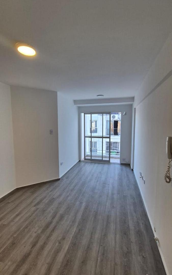 Foto de ALQUILER DEPARTAMENTO 1 DORMITORIO REFACCIONADO A NUEVO B° CENTRO, imagen 1