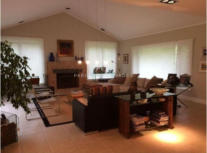 Foto de Casa en venta de 4 dormitorios en Punta del Este., imagen 3