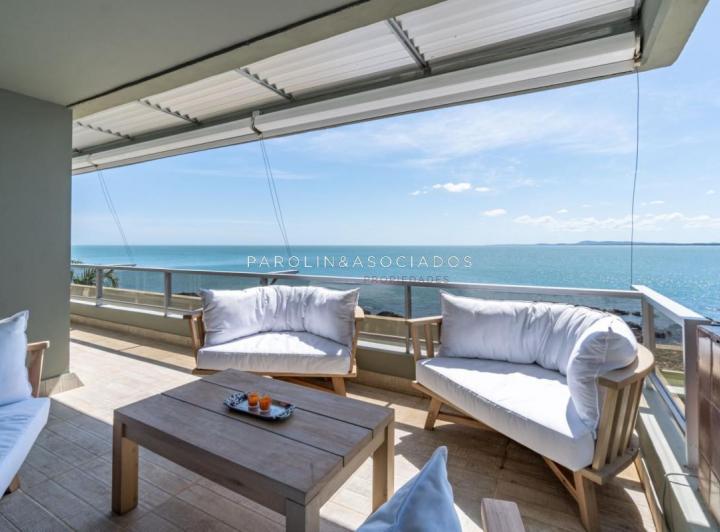 Foto de Apartamento en venta de 3 dormitorios en edificio Acantilado, Punta del Este., imagen 3