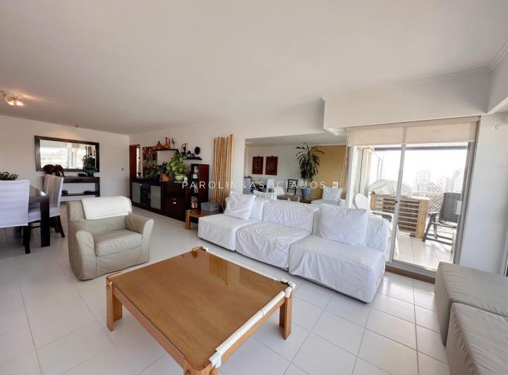 Foto de Apartamento de 3 Dormitorios + dependencia en Venta en Ocean Tower, imagen 1