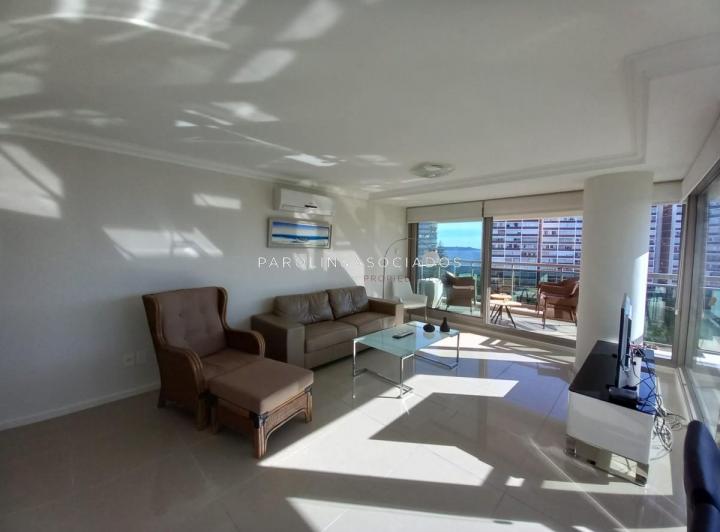 Foto de Apartamento de 2 dormitorios en Torre Imperiale, Punta del Este., imagen 1