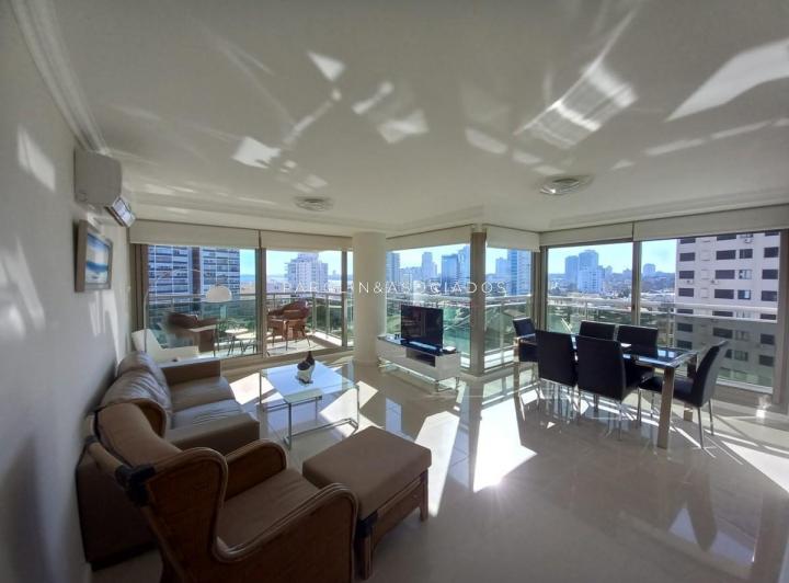Foto de Apartamento de 2 dormitorios en Torre Imperiale, Punta del Este., imagen 3