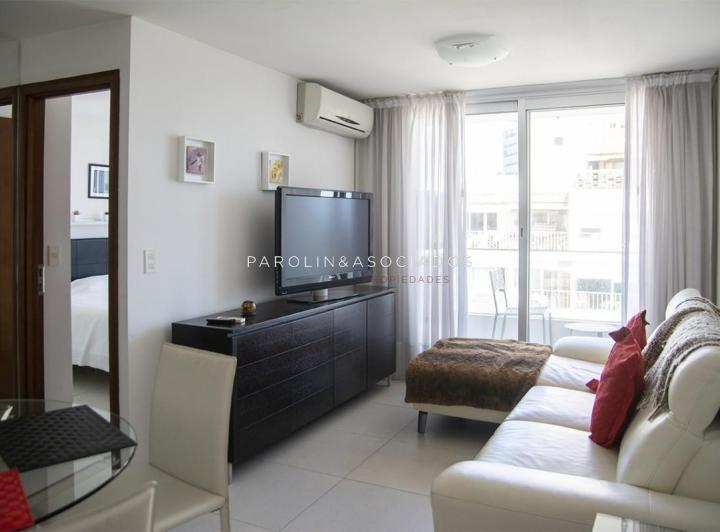 Foto de Apartamento en venta de 1 dormitorio en edificio Sea Port, Punta del Este, imagen 1
