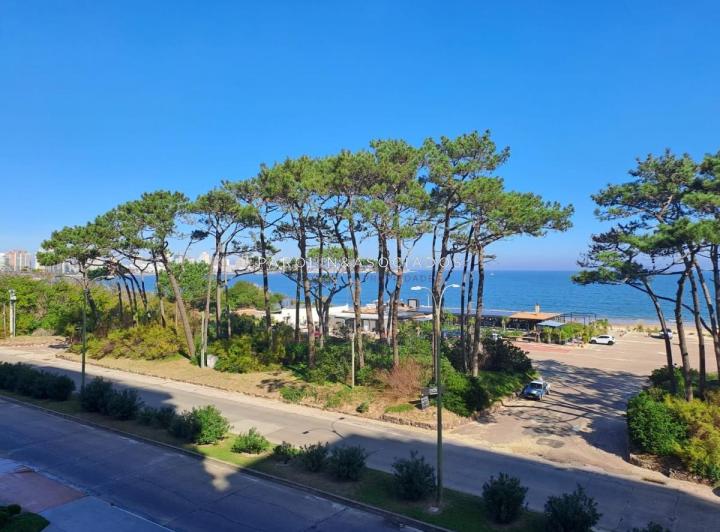 IMARANGATU, APARTAMENTO DE 2 DORMITORIOS, PLAYA MANSA, PRIMERA LINEA, PARADAS