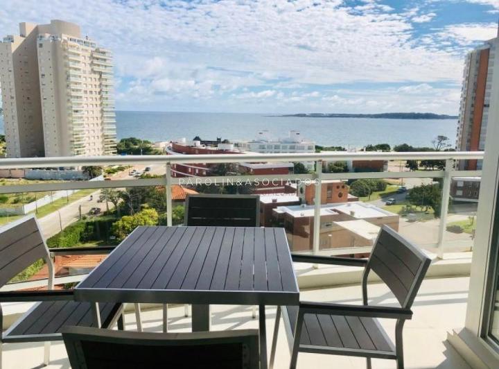 Apartamento en venta de 2 dormitorios en Sunrise Tower, Punta Est.