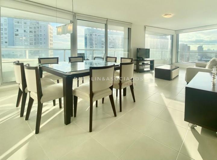 Foto de Apartamento en venta de 3 dormitorios en Season Tower, Punta del Este., imagen 2