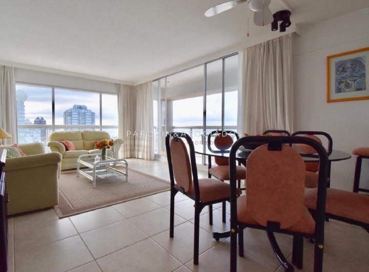 Foto de Apartamento en venta en edificio Torre Plaza, Punta del Este., imagen 5