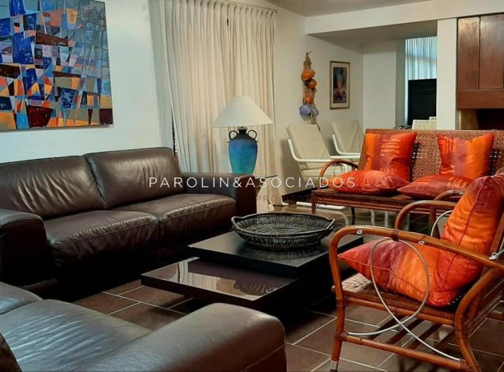 Foto de Casa en venta de 4 dormitorios en playa Brava, Punta del Este., imagen 3