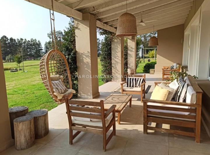 Foto de Hermosa casa en venta ubicada en El Quijote Chacras, Punta del Este., imagen 2