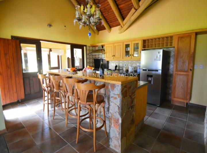 Foto de Casa en venta con amplio jardín en El Quijote Chacras, Punta del Este., imagen 4