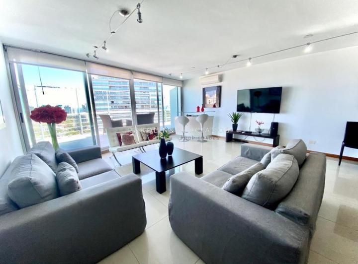 Foto de Pent House en venta de 3 dormitorios en edificio Tressesenta, Punta del Este., imagen 3
