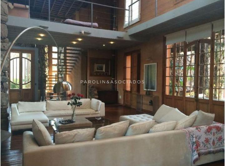 Foto de Casa en venta de 5 dormitorios en Lugano, Punta del Este., imagen 3