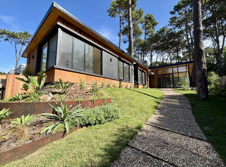 Foto de Casa en venta de 4 dormitorios, en Rincon del Indio, imagen 2
