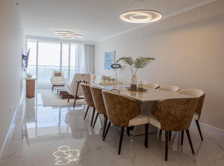 Apartamento en Mansa - Punta del Este en venta de 3 dormitorios. 2