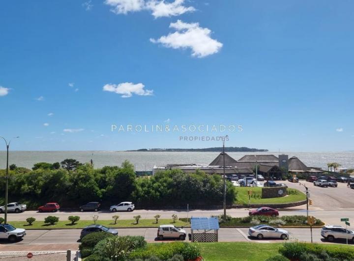 Departamento de 3 dormitorios en venta en Coral Tower en venta 2