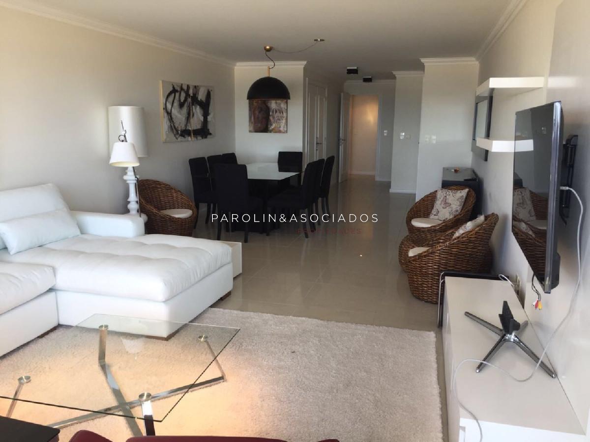 Foto de Hermoso apartamento de 3 dormitorios en venta, Torre Imperiale-Punta del Este., imagen 2