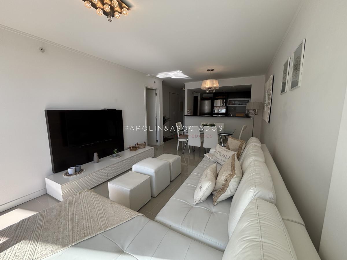 Apartamento en venta piso alto en Forest Tower II, Punta del Este