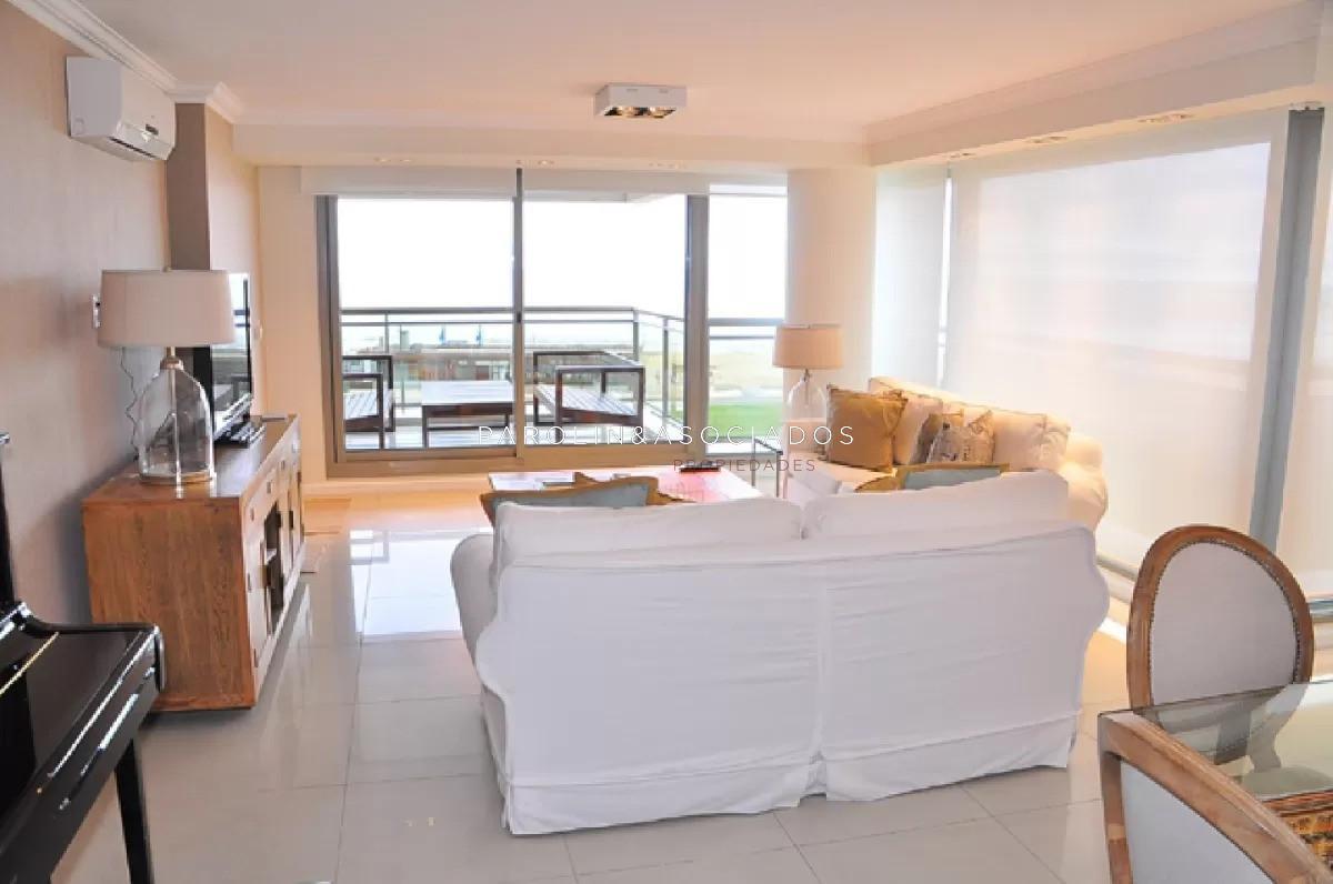 Foto de Apartamento en venta a pasos de playa Brava., imagen 3