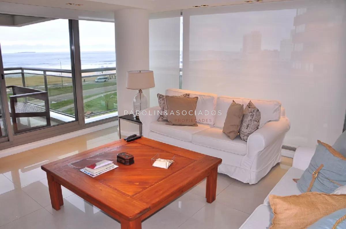 Foto de Apartamento en venta a pasos de playa Brava., imagen 1