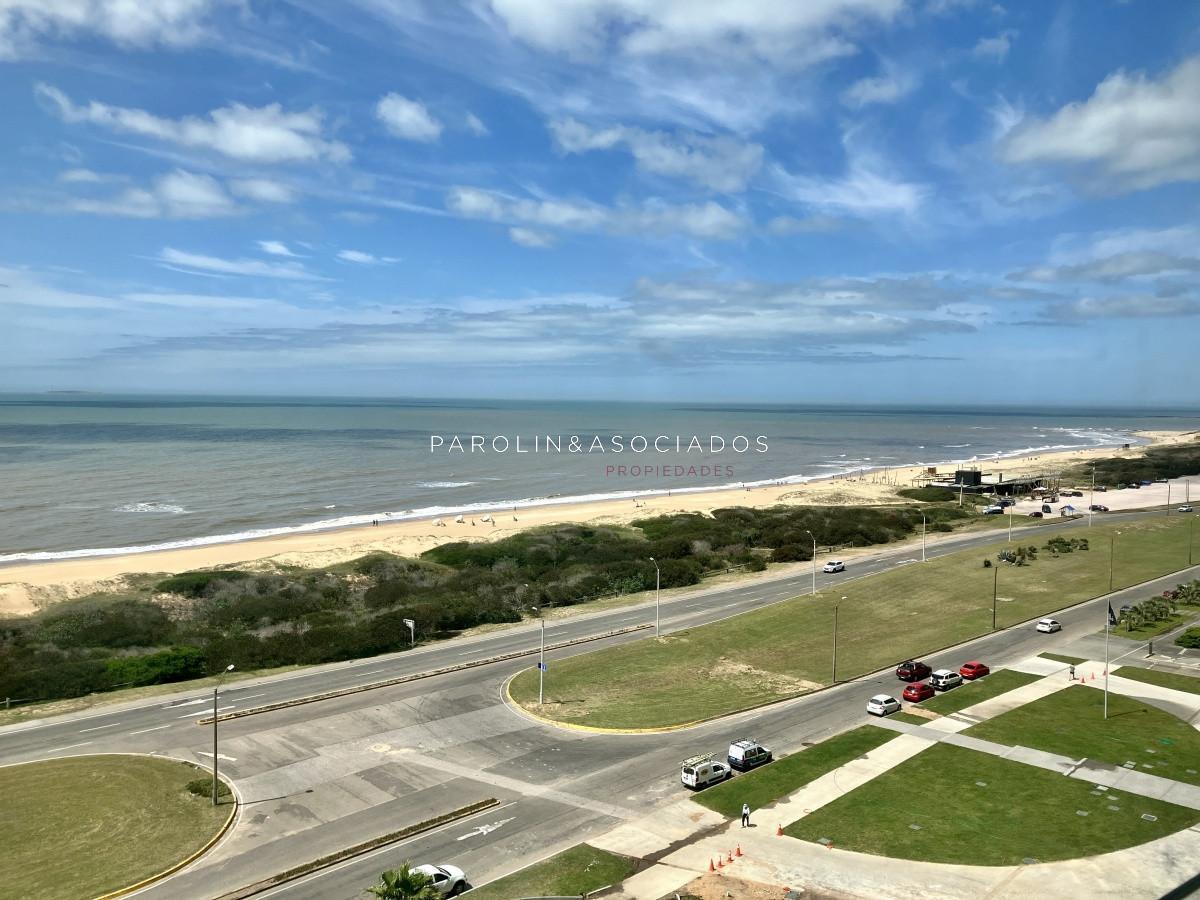 Espectacular apartamento frente a playa Brava en Tiburon III venta y alquiler, Brava Punta del Este