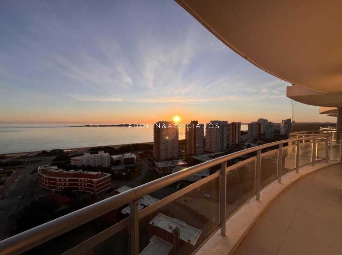 Foto de VENTA DE APARTAMENTO EN EDIFICIO SUNRISE PUNTA DEL ESTE 3 SUITES, imagen 2