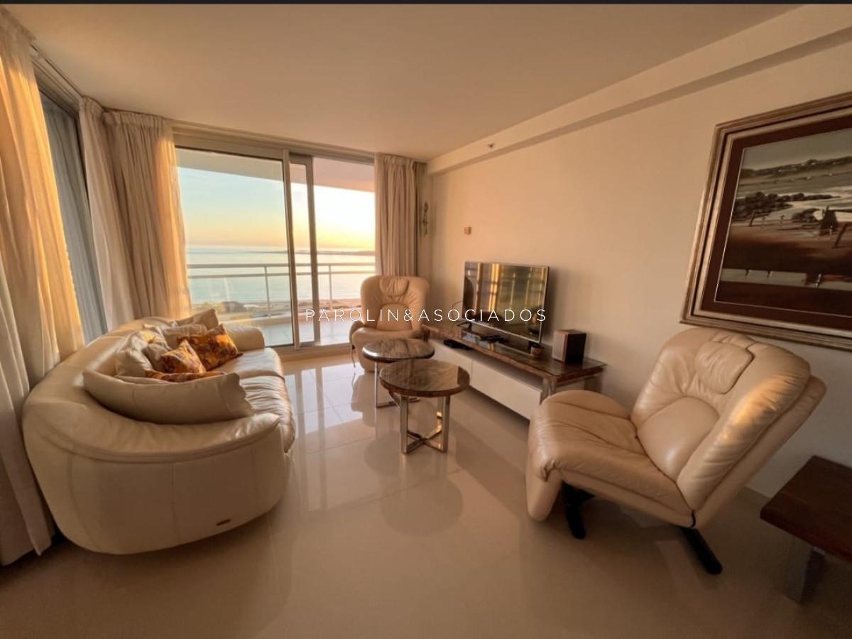 Foto de VENTA DE APARTAMENTO EN EDIFICIO SUNRISE PUNTA DEL ESTE 3 SUITES, imagen 3