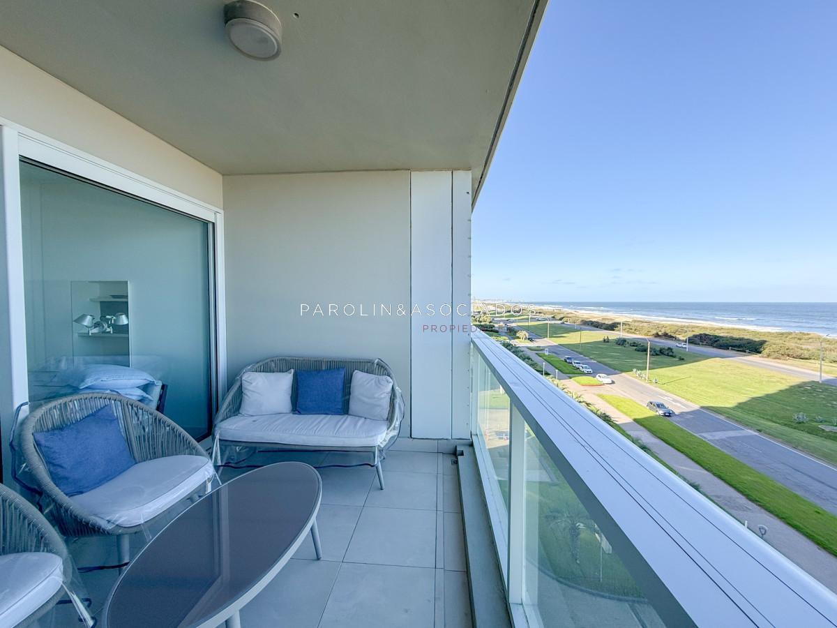 Foto de Apartamento en venta de 2 dormitorios y dependencia de servicio en Edificio Le Parc. Brava, Punta de, imagen 4