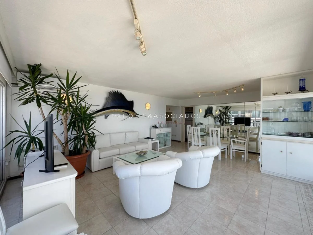 Foto de Departamento en venta de 3 Dormitorios en Torre Plaza, Punta del Este, imagen 1