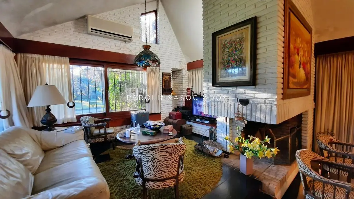 CASA EN VENTA EN MANSA PUNTA DEL ESTE 5 DORMITORIOS 5