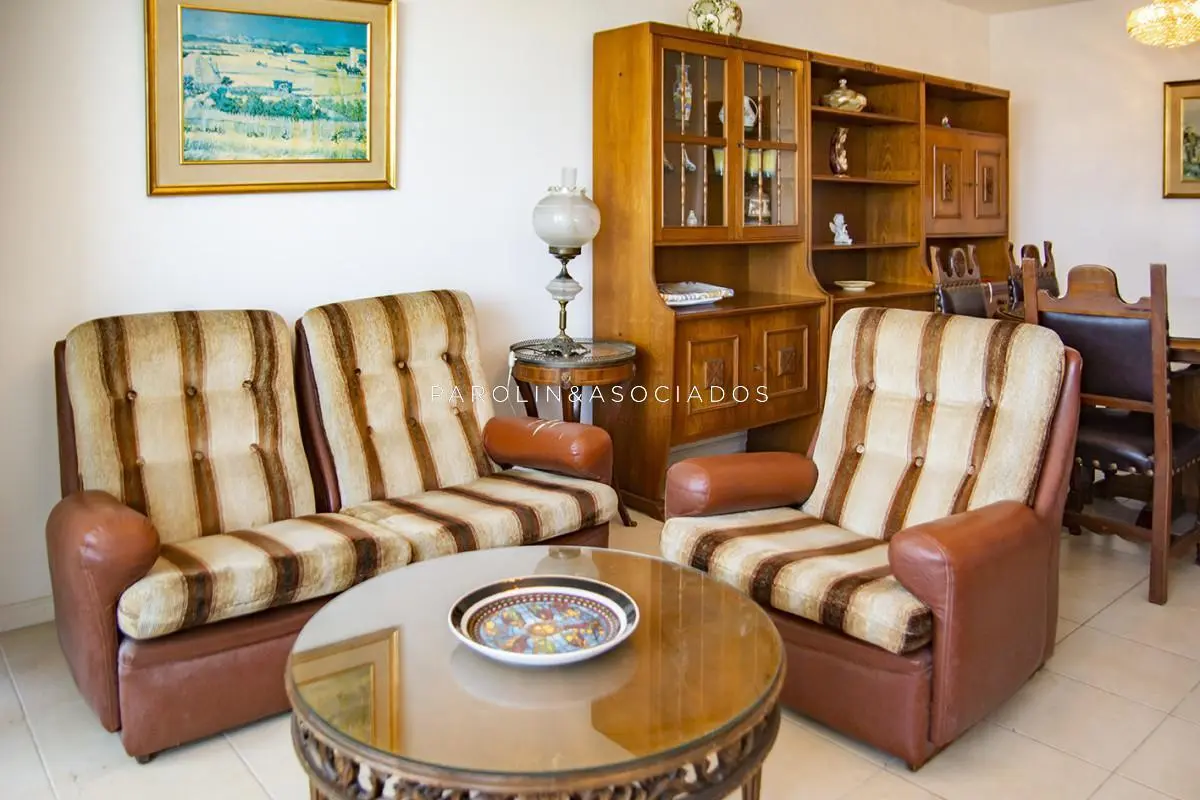 Vende apto de 2 dormitorios con vista al mar en Punta del este 2