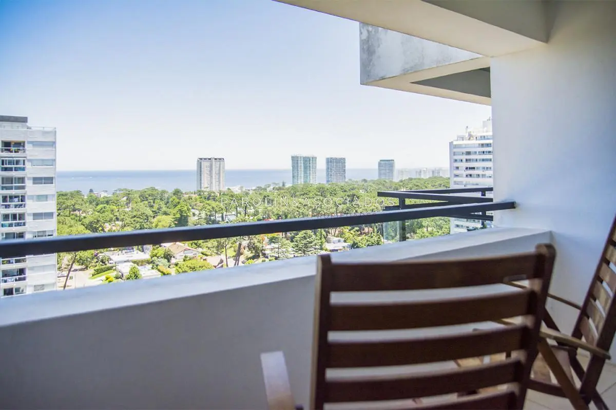 Vende apto de 2 dormitorios con vista al mar en Punta del este 5