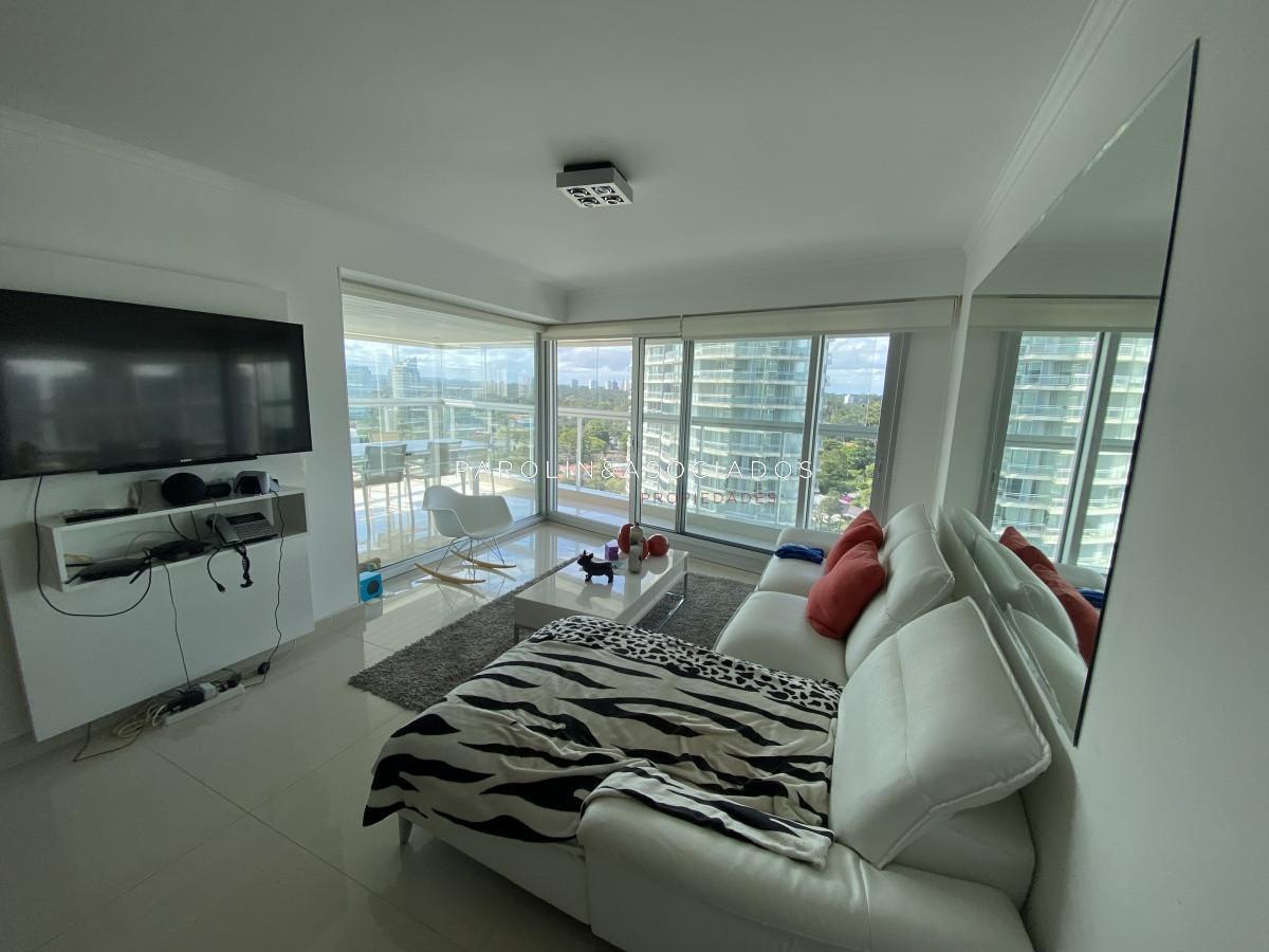 Apartamento en venta de 2 dormitorios en Miami Boulevard, Punta del Este.