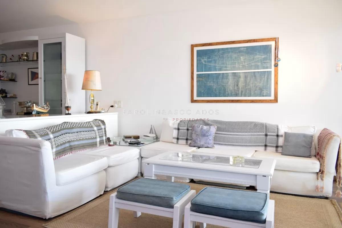Departamento de 3 dormitorios + dep. en venta en Edif. Fontemar, vista al Puerto