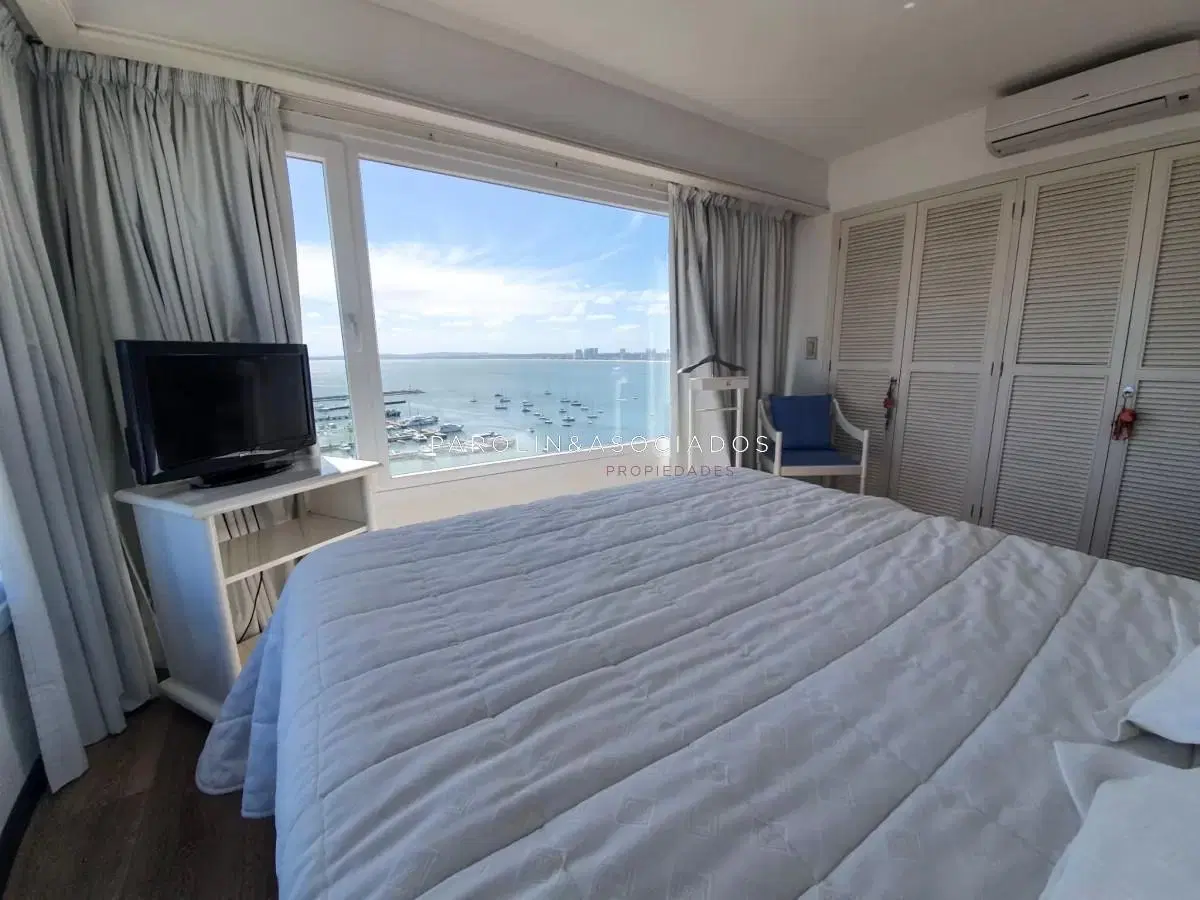 Departamento de 3 dormitorios + dep. en venta en Edif. Fontemar, vista al Puerto 8