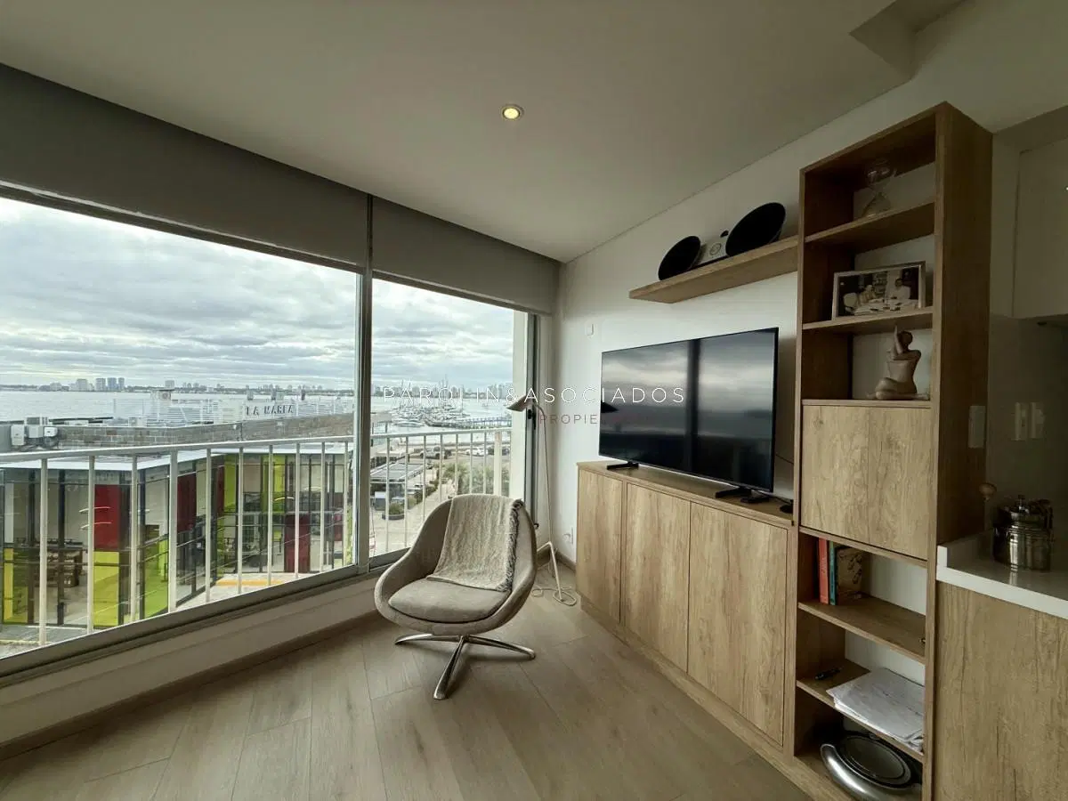 Apartamento en venta en Edificio Dársena frente al puerto de Punta del este 2