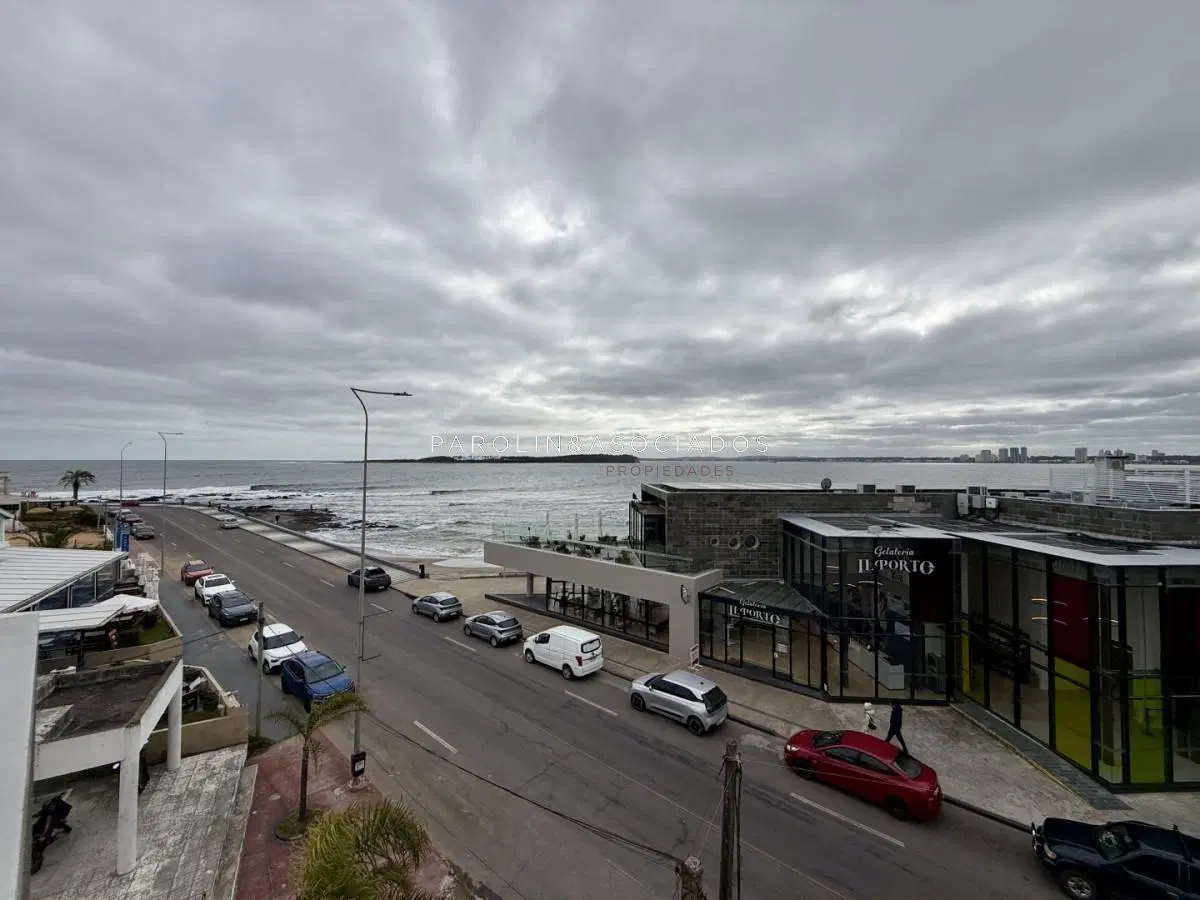 Apartamento en venta en Edificio Dársena frente al puerto de Punta del este 5