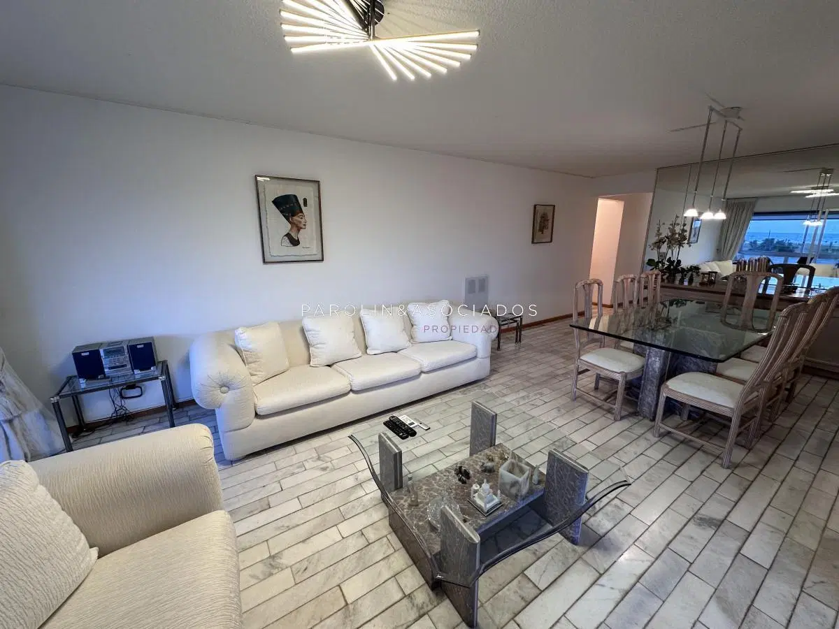 Vende apartamento de 3 dormitorios en Playa Brava, Punta del Este 5